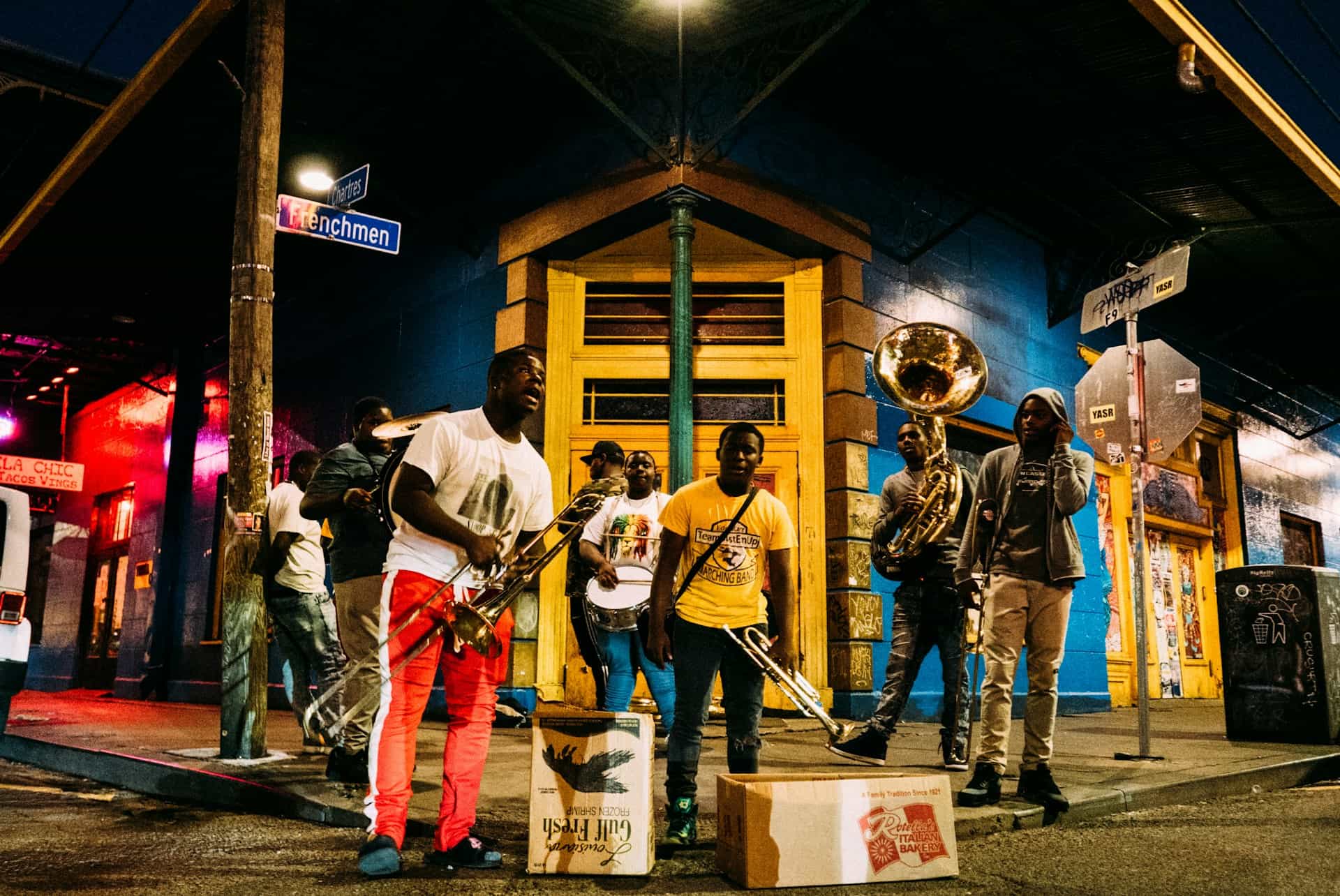 musicians-on-Frenchmen-Street-New-Orleans